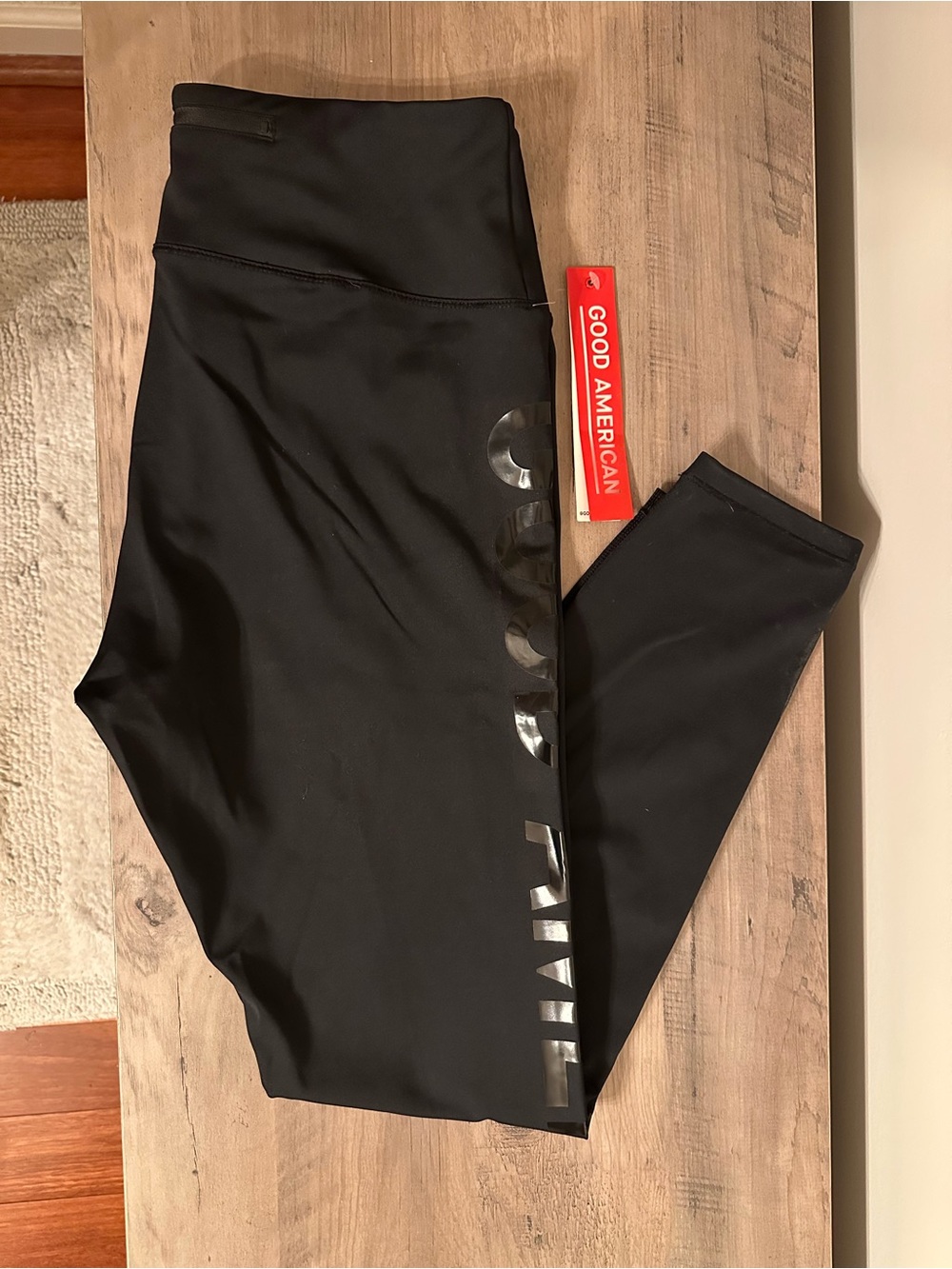 Good American Black Logo Side-Detail Leggings